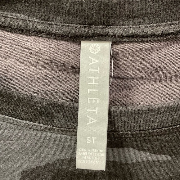 𝅺athleta Grey Camo Lightweight Sweatshirt Sz ST Small Tall - Picture 2 of 4